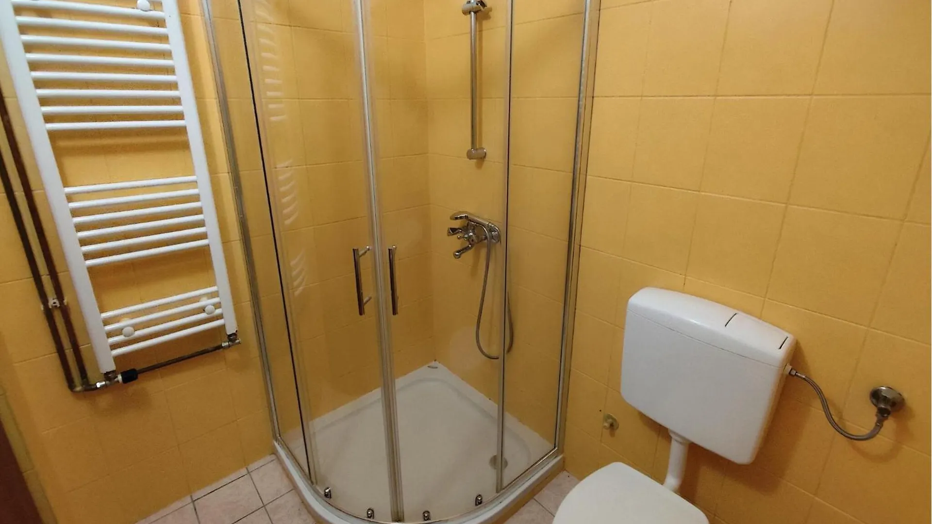 Gorgeous Apartment In Njivice With Kitchen